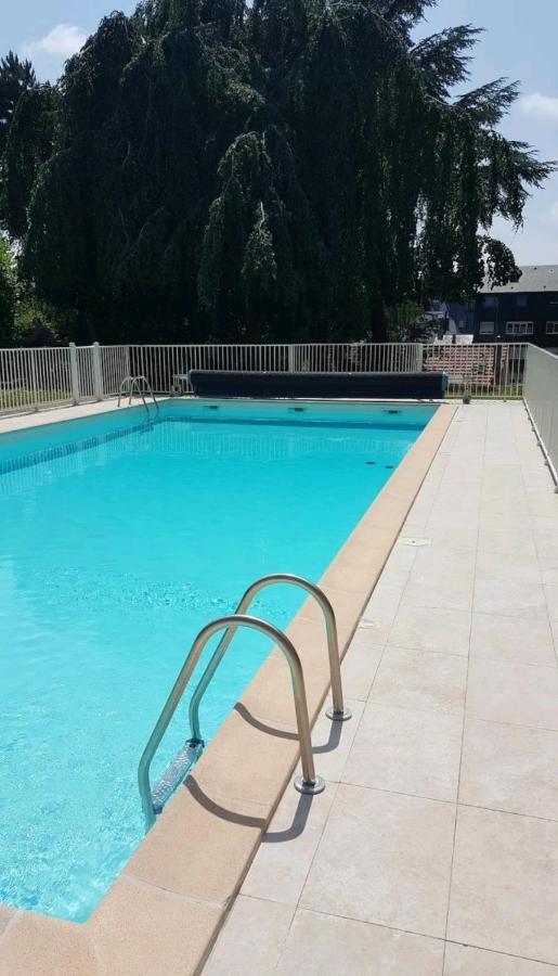 Le Grand Large "Superbe Studio Piscine Chauffee Du 1 Juin Au 15 Septembre" Trouville-sur-Mer Exterior photo